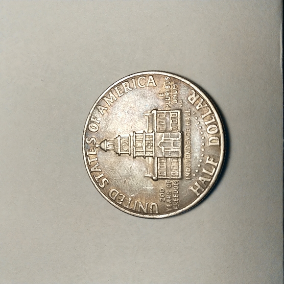 US Bicentennial half dollar coin - Picture 2 of 2